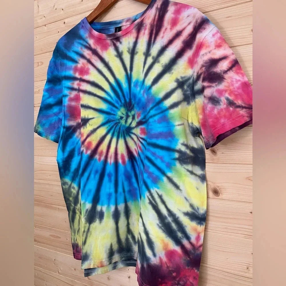 GILDAN Soft Style | Tie-Dye T-Shirt | Color: Blue,Red,Yellow,Black | Size: L - Picture 2 of 7